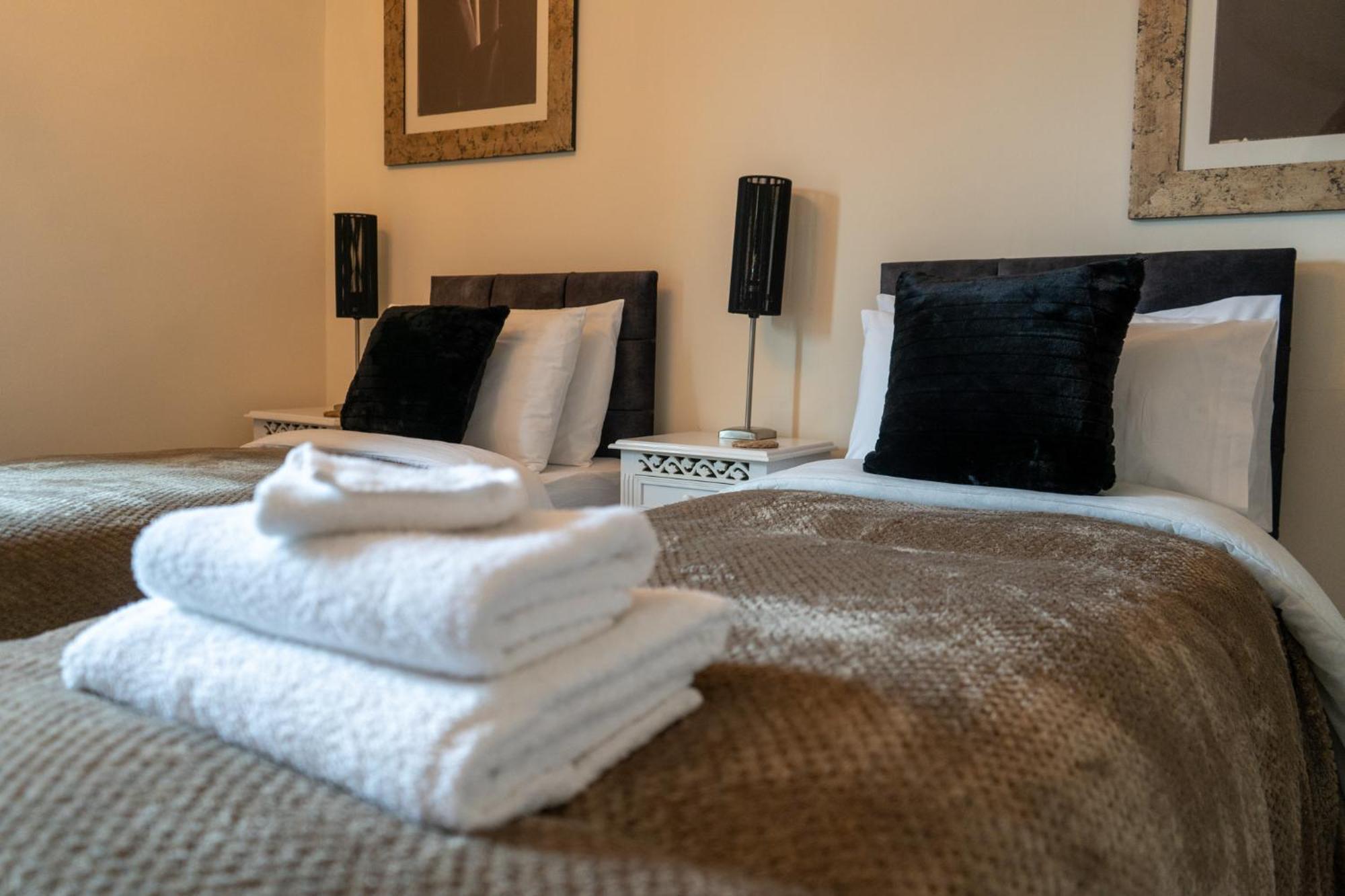The Plumb Townhouse In Warwick Centre Villa Buitenkant foto