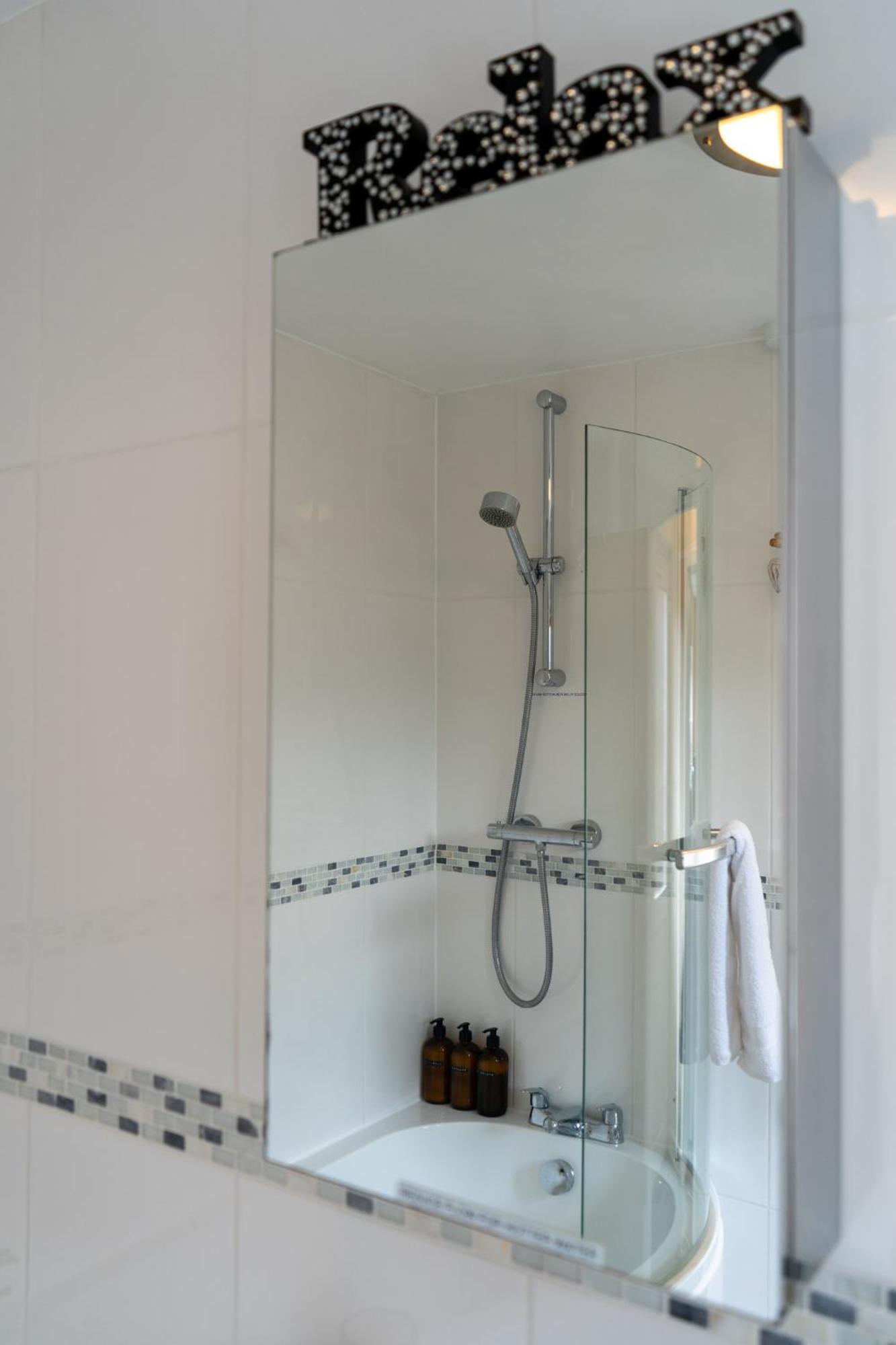 The Plumb Townhouse In Warwick Centre Villa Buitenkant foto