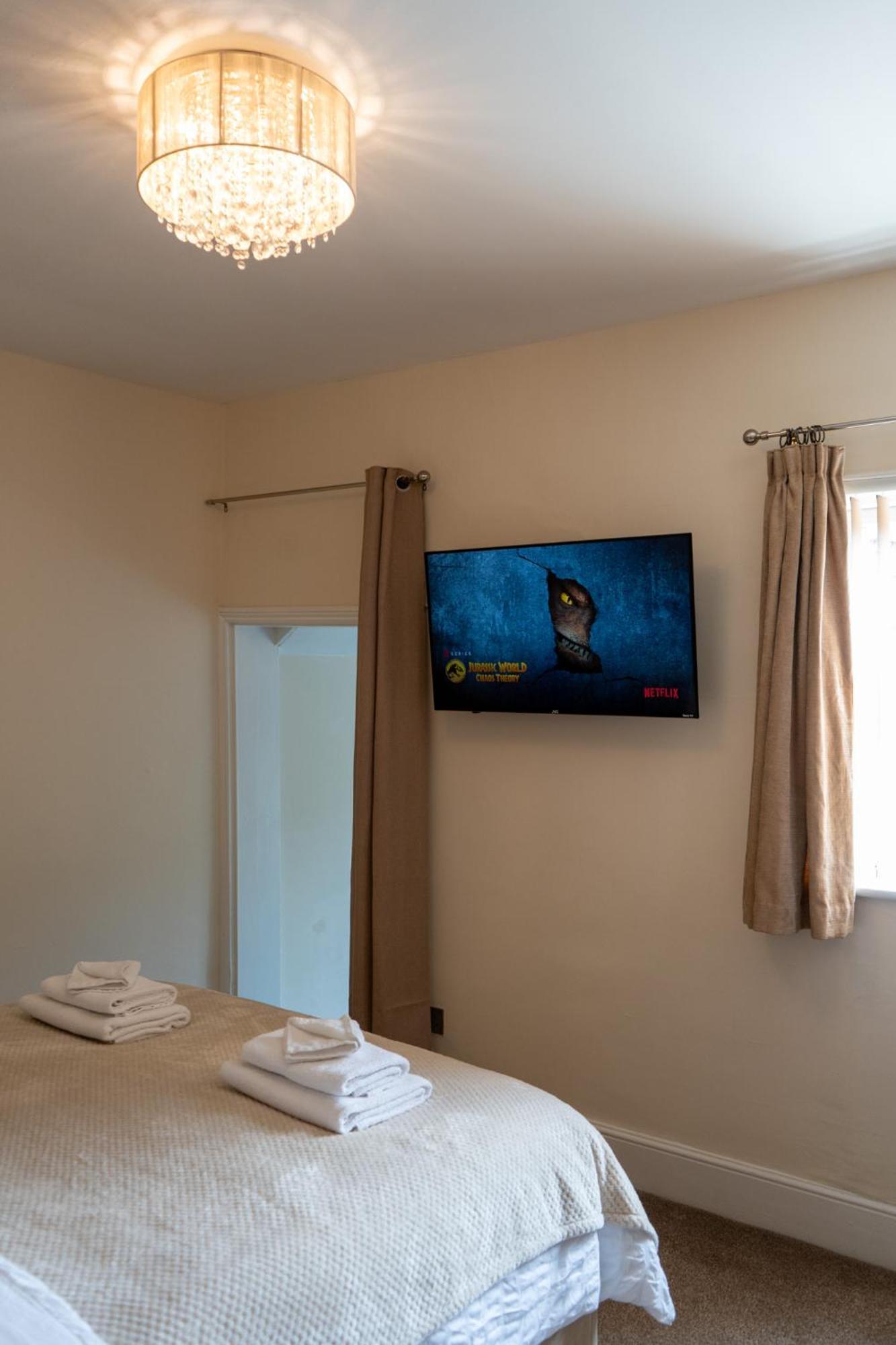 The Plumb Townhouse In Warwick Centre Villa Buitenkant foto