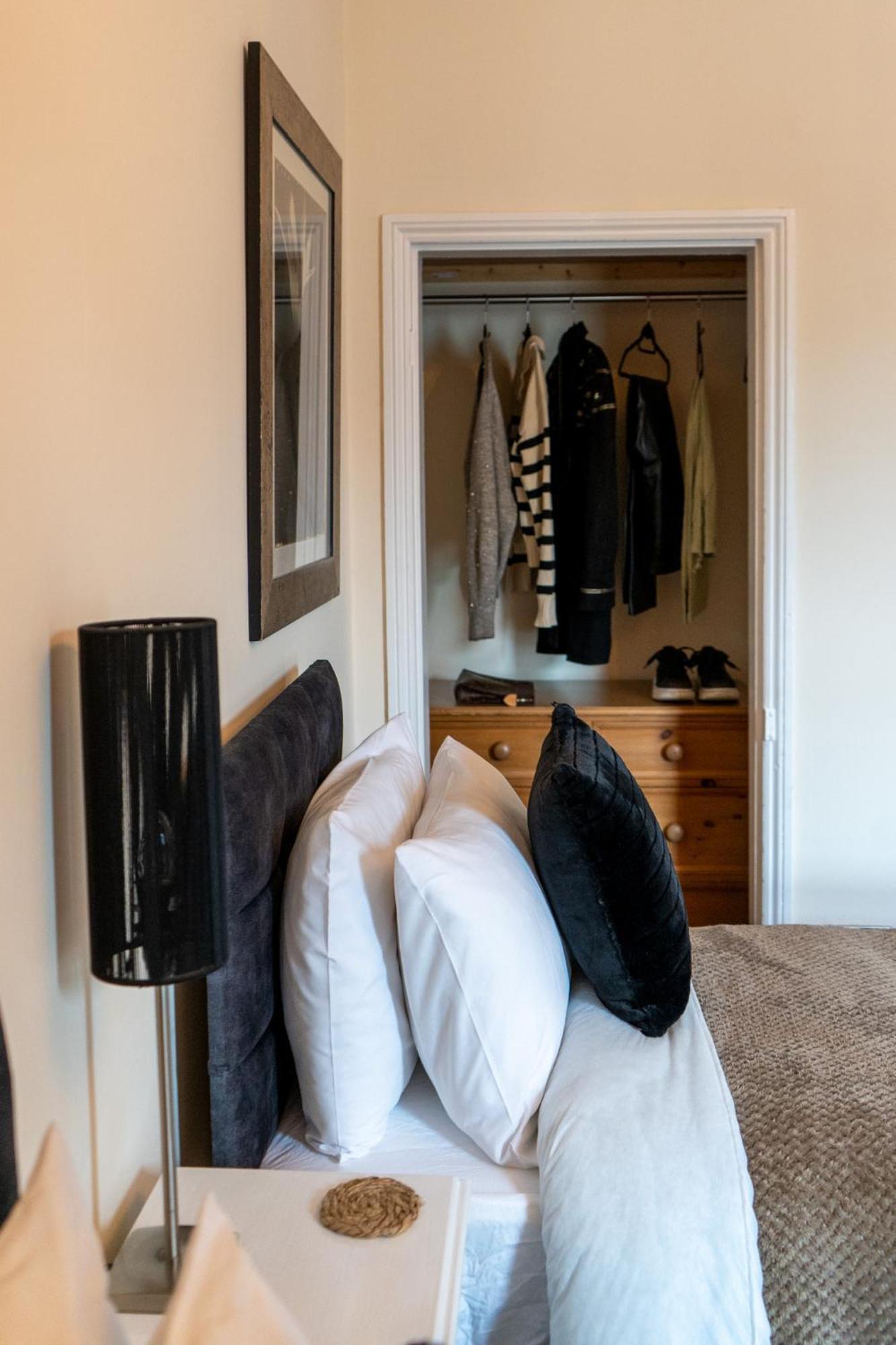 The Plumb Townhouse In Warwick Centre Villa Buitenkant foto