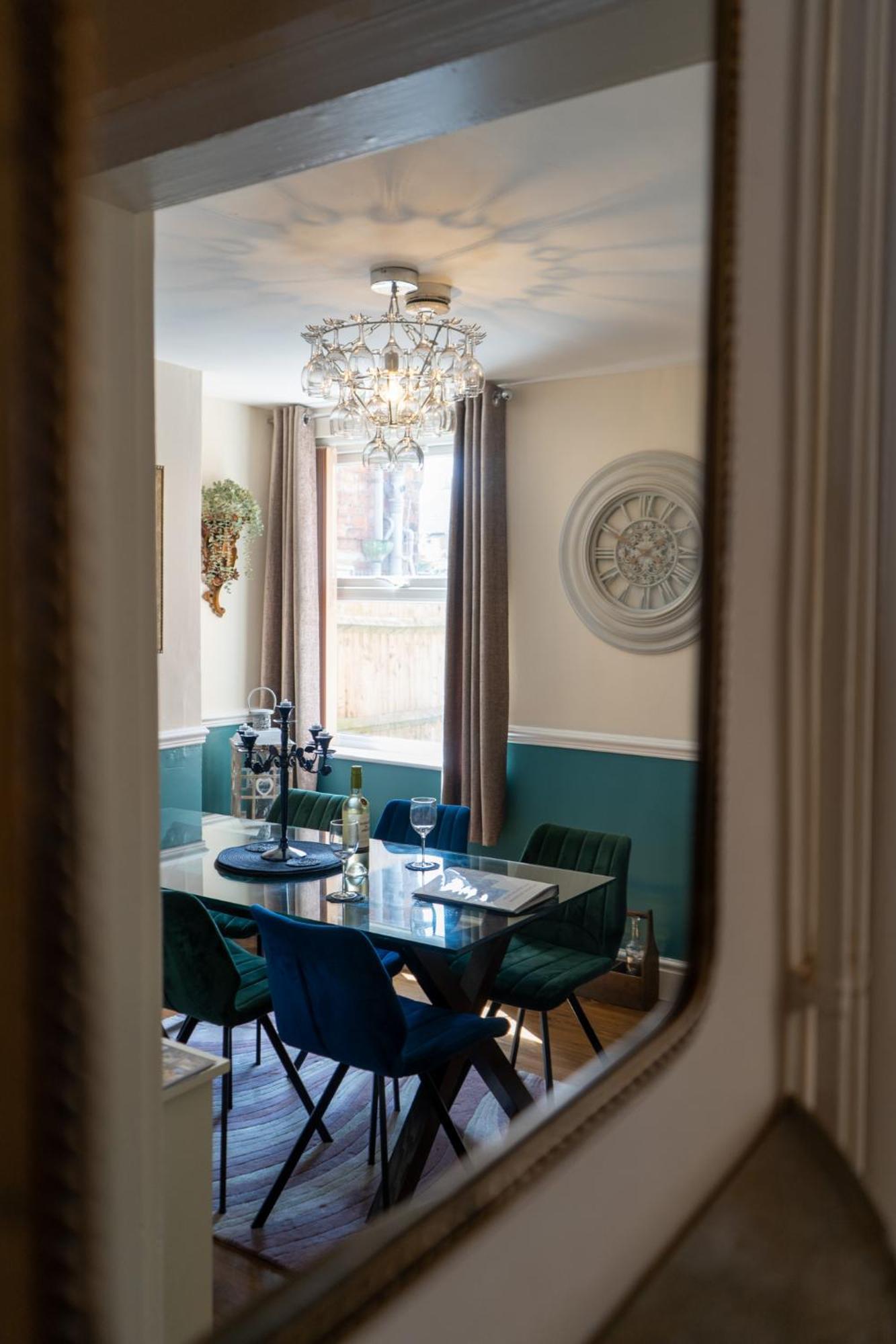 The Plumb Townhouse In Warwick Centre Villa Buitenkant foto
